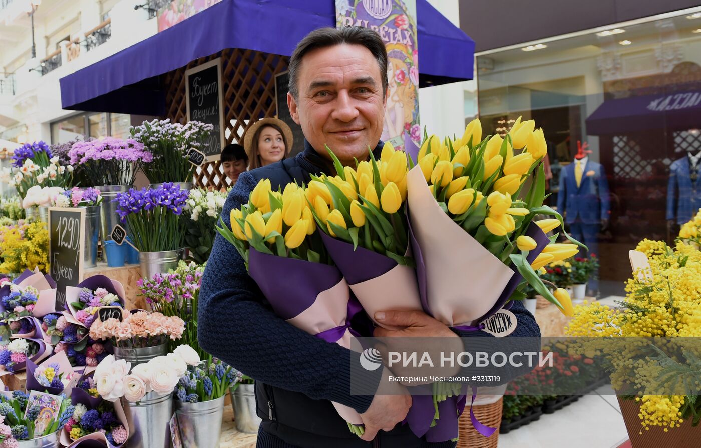 Весенний цветочный базар в Петровском Пассаже