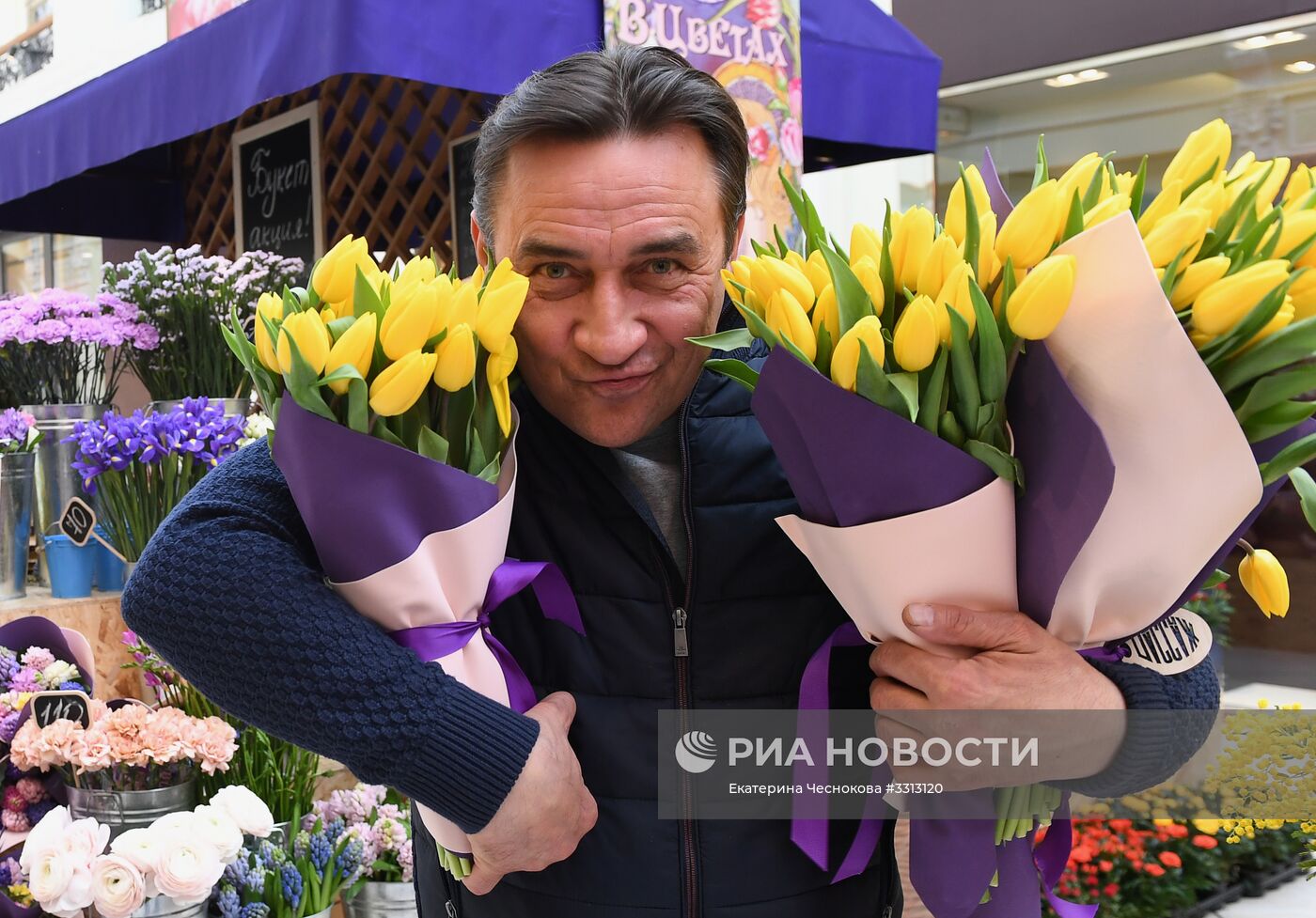 Весенний цветочный базар в Петровском Пассаже