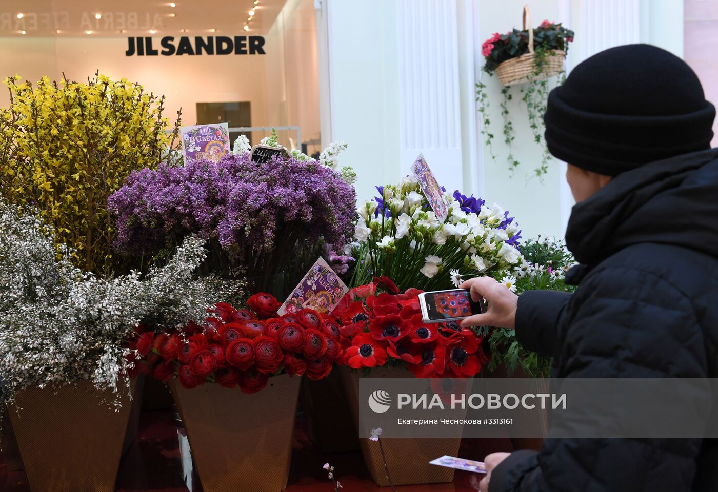 Весенний цветочный базар в Петровском Пассаже