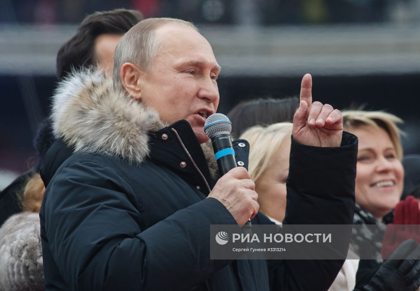 Митинг в поддержку кандидата в президенты РФ В. Путина