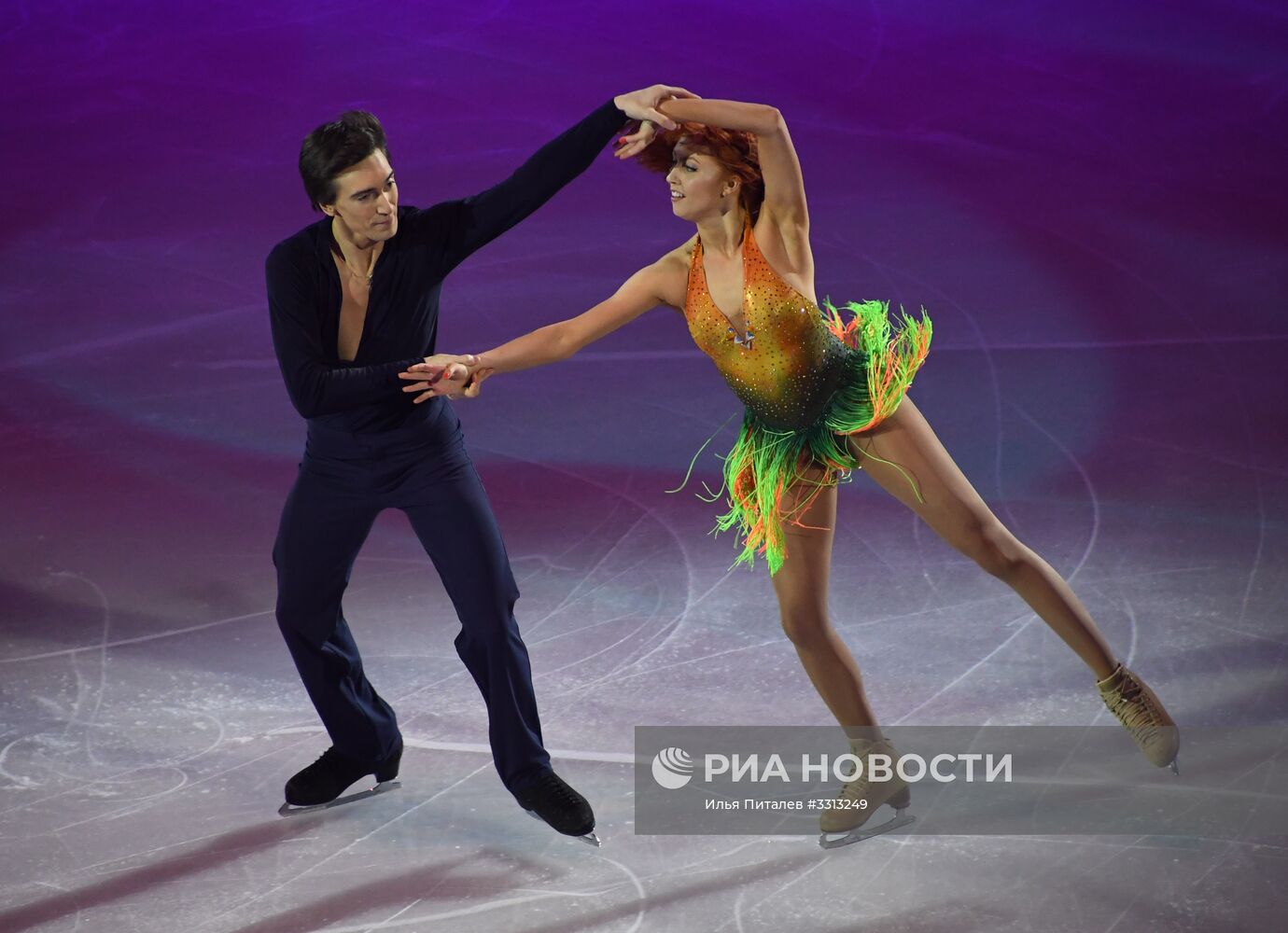 Шоу фигуристов "Праздник олимпийцев. Чемпионы - Москве"