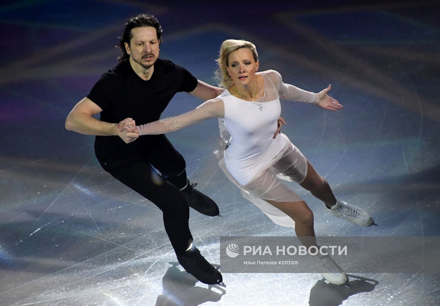 Шоу фигуристов "Праздник олимпийцев. Чемпионы - Москве"