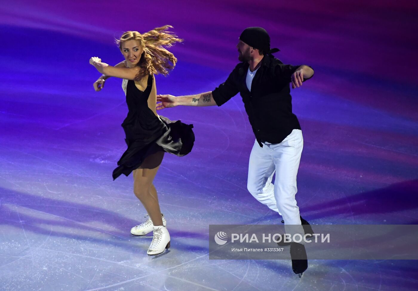 Шоу фигуристов "Праздник олимпийцев. Чемпионы - Москве"