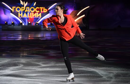 Шоу фигуристов "Праздник олимпийцев. Чемпионы - Москве"