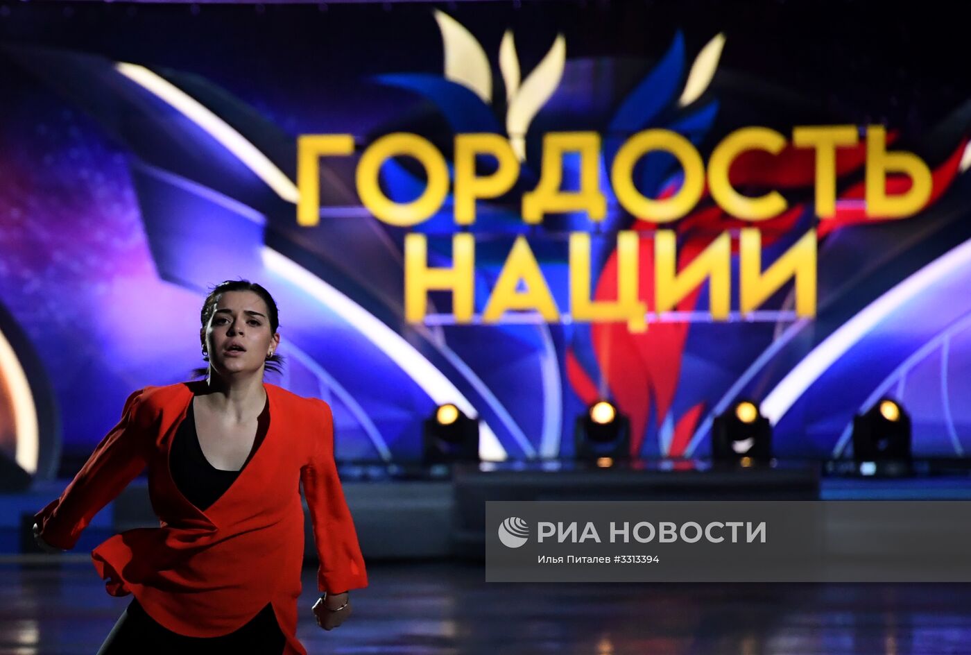 Шоу фигуристов "Праздник олимпийцев. Чемпионы - Москве"