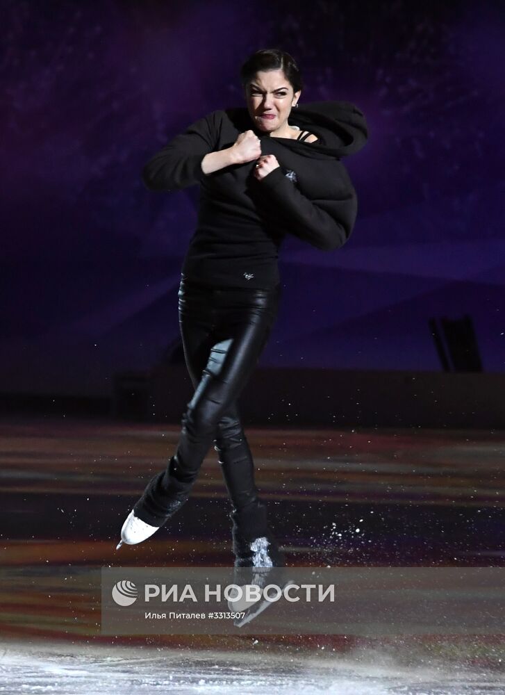 Шоу фигуристов "Праздник олимпийцев. Чемпионы - Москве"