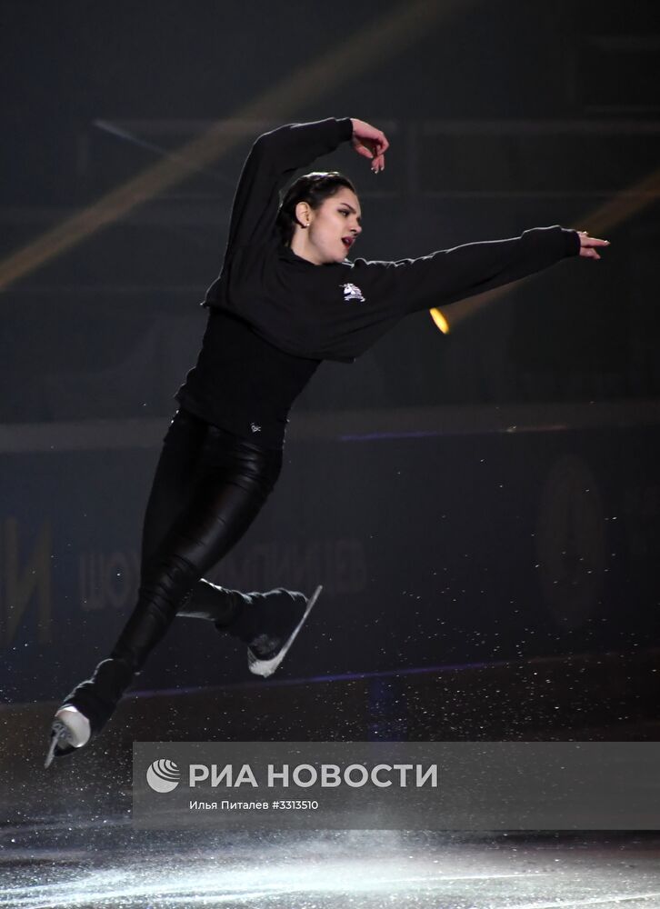 Шоу фигуристов "Праздник олимпийцев. Чемпионы - Москве"