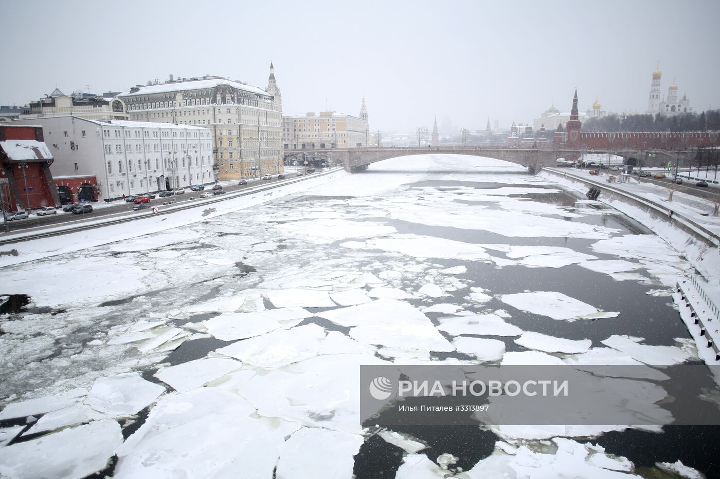 Снегопад в Москве