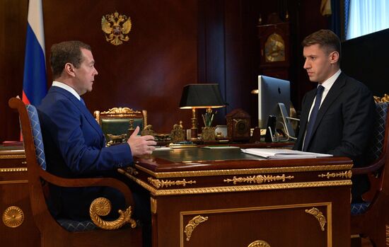 Рабочая встреча премьер-министра РФ Д. Медведева с руководителем Агентства по ИЖК А. Плутником