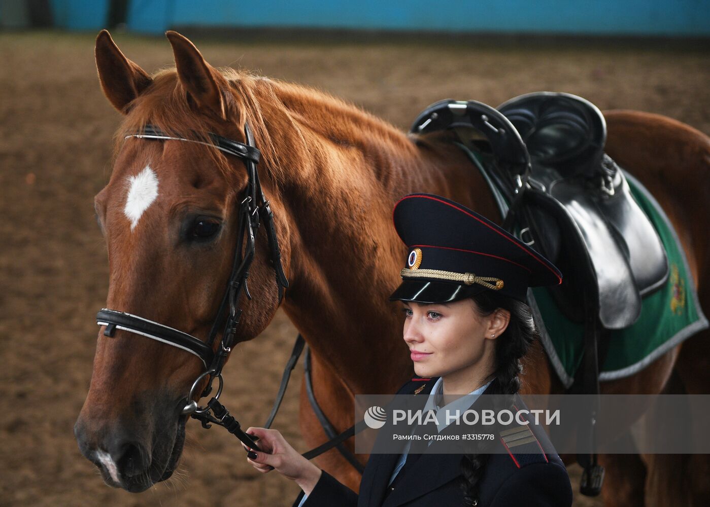 "Неженская" профессия. Сержант столичной конной полиции Татьяна Зима