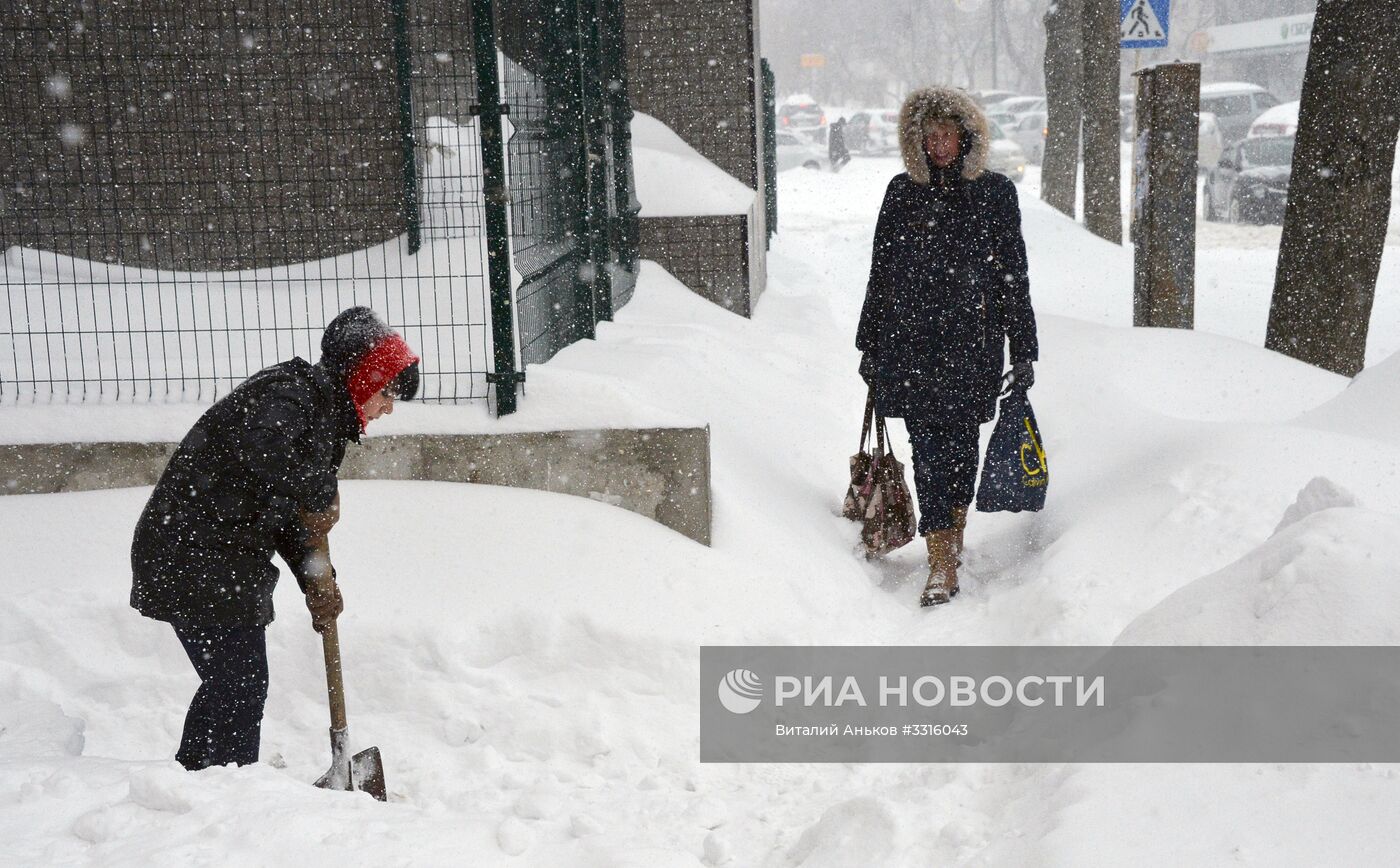 Снегопад во Владивостоке