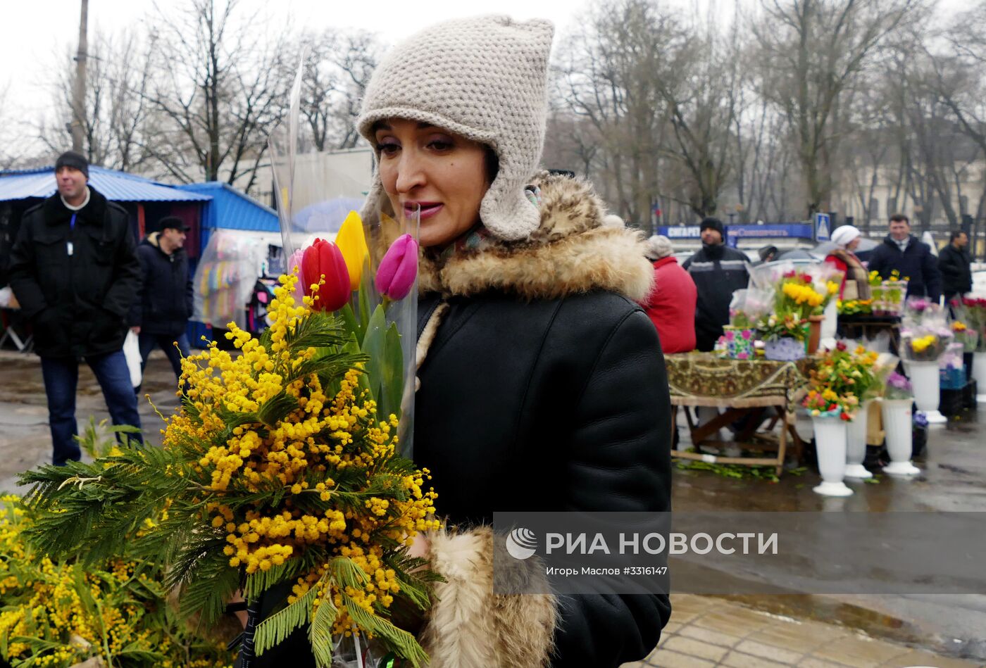 Празднование Международного женского дня в Донецке