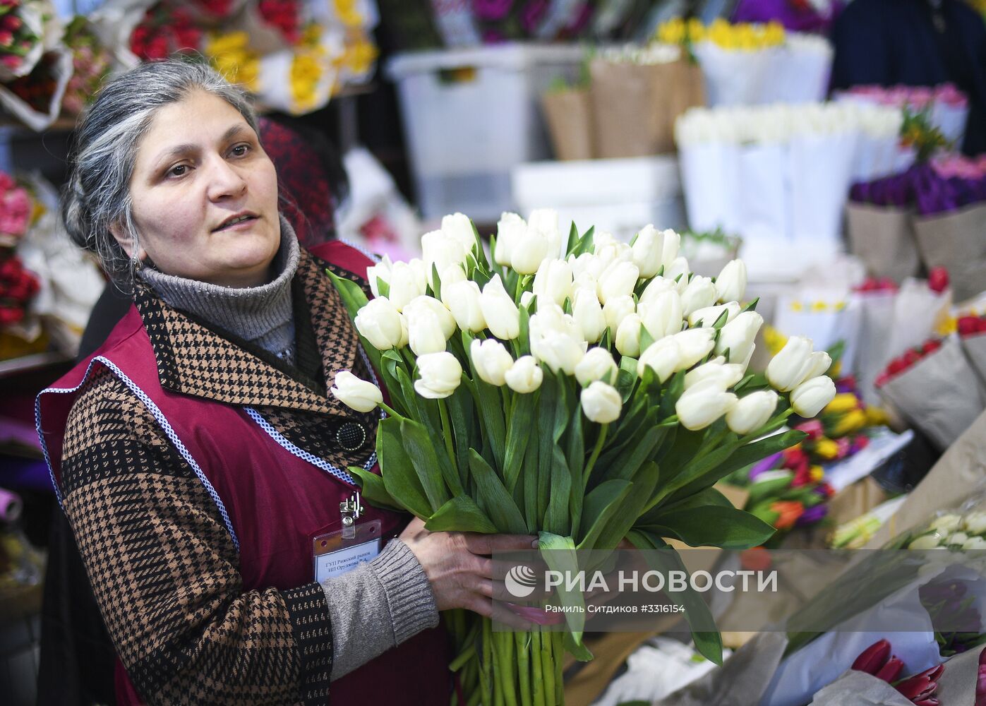 Продажа цветов в Международный женский день