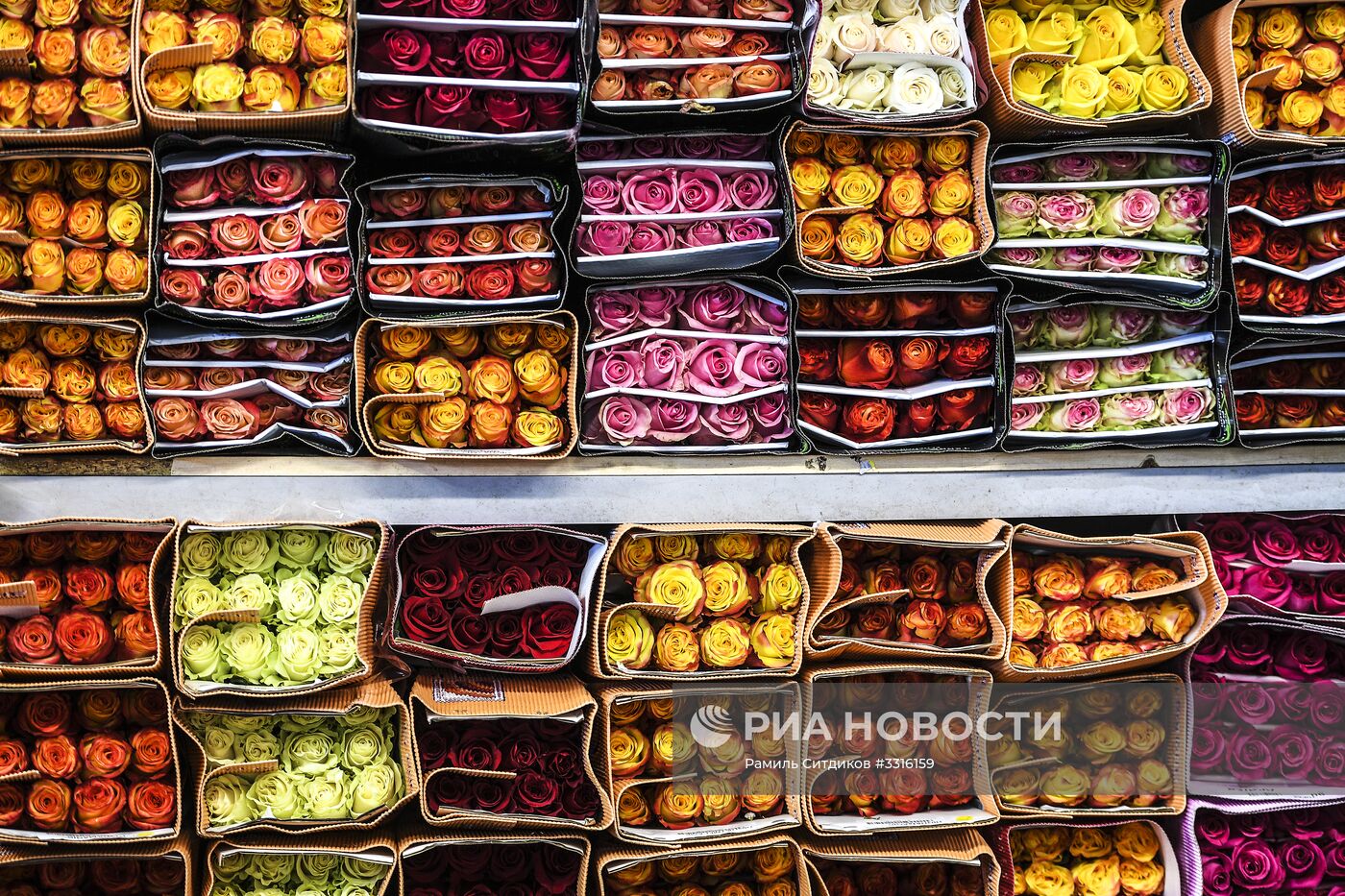 Продажа цветов в Международный женский день