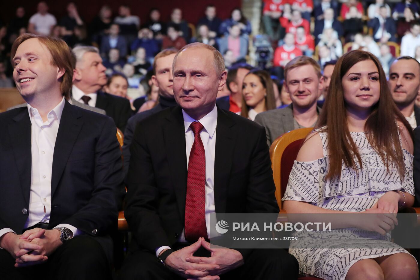 Президент РФ В. Путин посетил 1/8 финала высшей лиги КВН