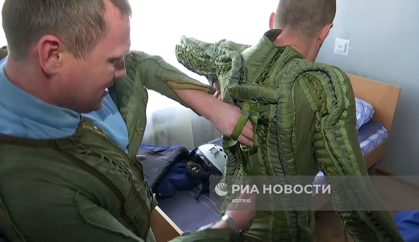 МиГ-31 ВКС провел учебный пуск гиперзвуковой ракеты "Кинжал"