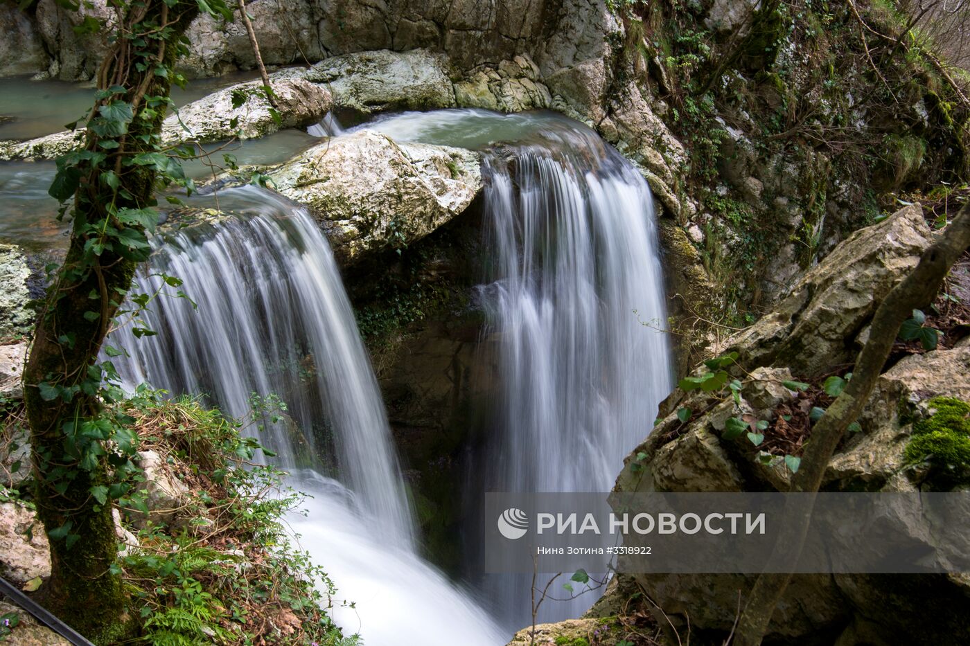 Водопады на реке Агура