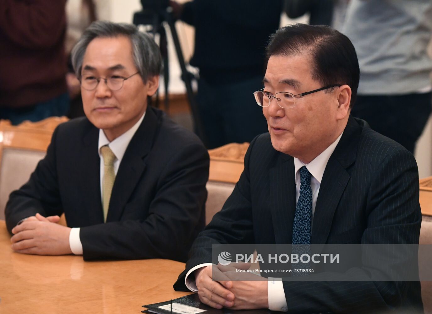 Встреча главы МИД РФ С. Лаврова с начальником Управления по безопасности при президенте Республики Корея Чон Ый Ёном