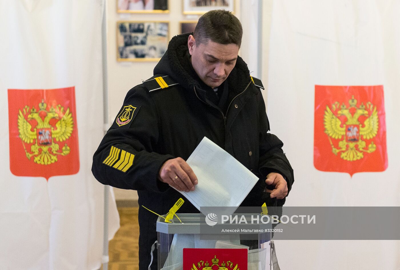 Досрочное голосование военнослужащих в Севастополе