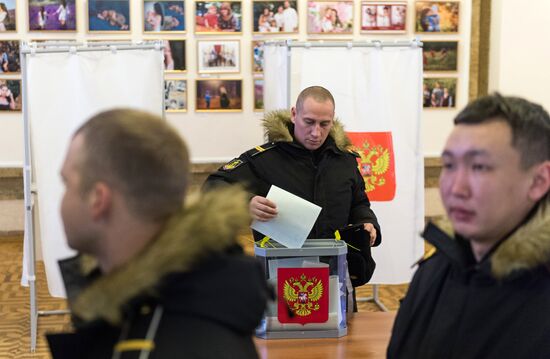 Досрочное голосование военнослужащих в Севастополе