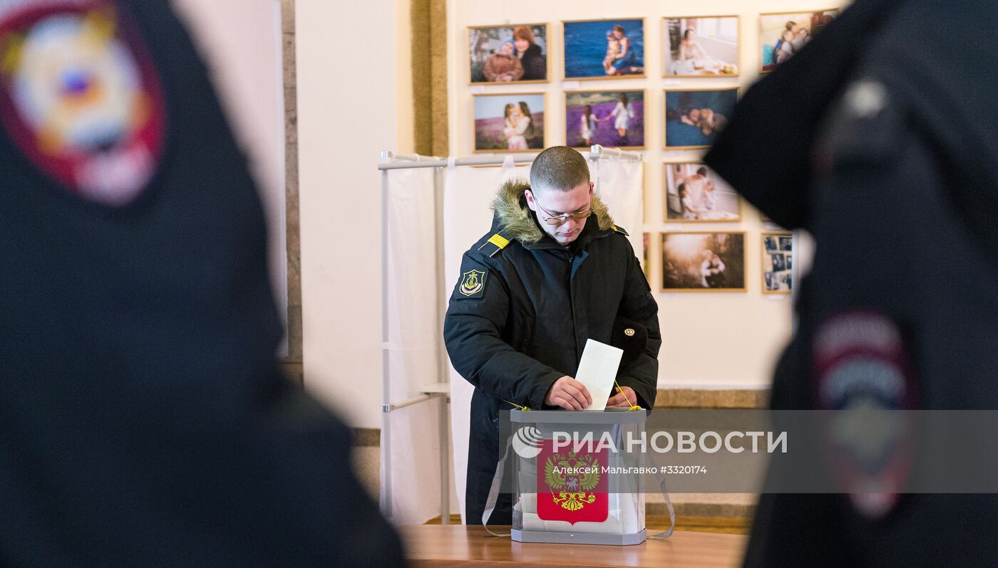 Досрочное голосование военнослужащих в Севастополе