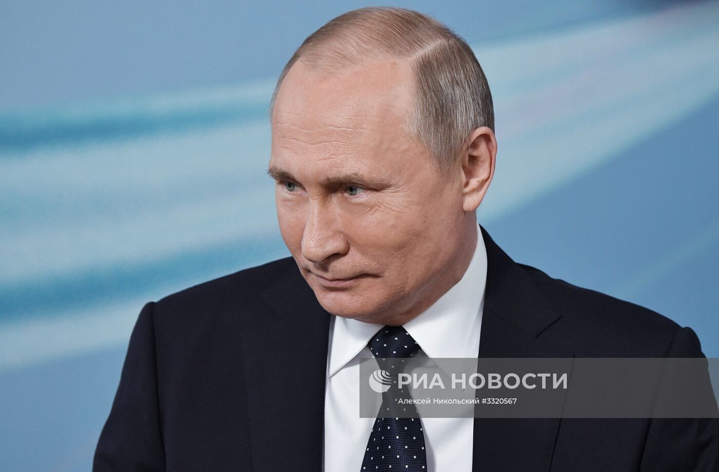 Президент РФ В. Путин принял участие в работе форума "Россия – страна возможностей"
