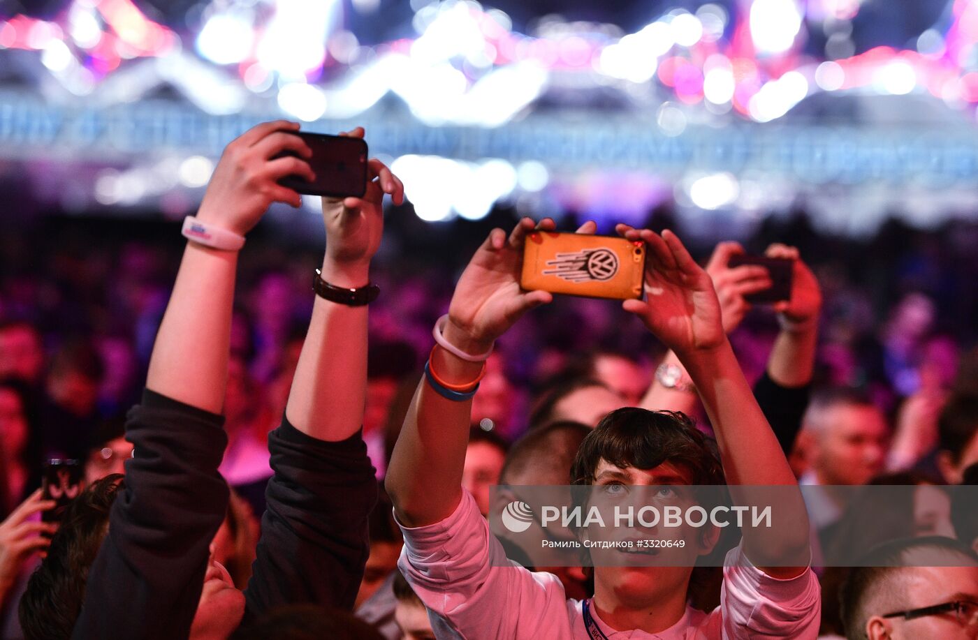 Президент РФ В. Путин принял участие в работе форума "Россия – страна возможностей"