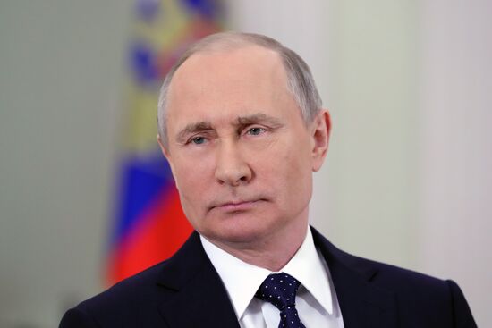 Президент РФ В.Путин выступил с обращением к гражданам России