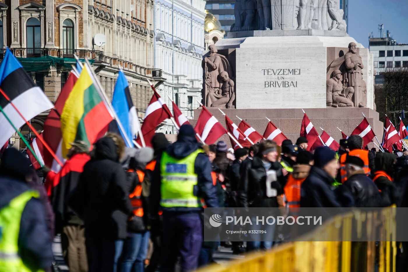 Марш бывших латышских легионеров "Ваффен СС" в Риге