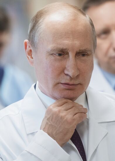 Рабочая поездка президента РФ В. Путина в Санкт-Петербург
