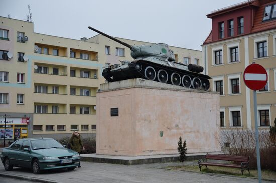 Памятники советским солдатам в Польше