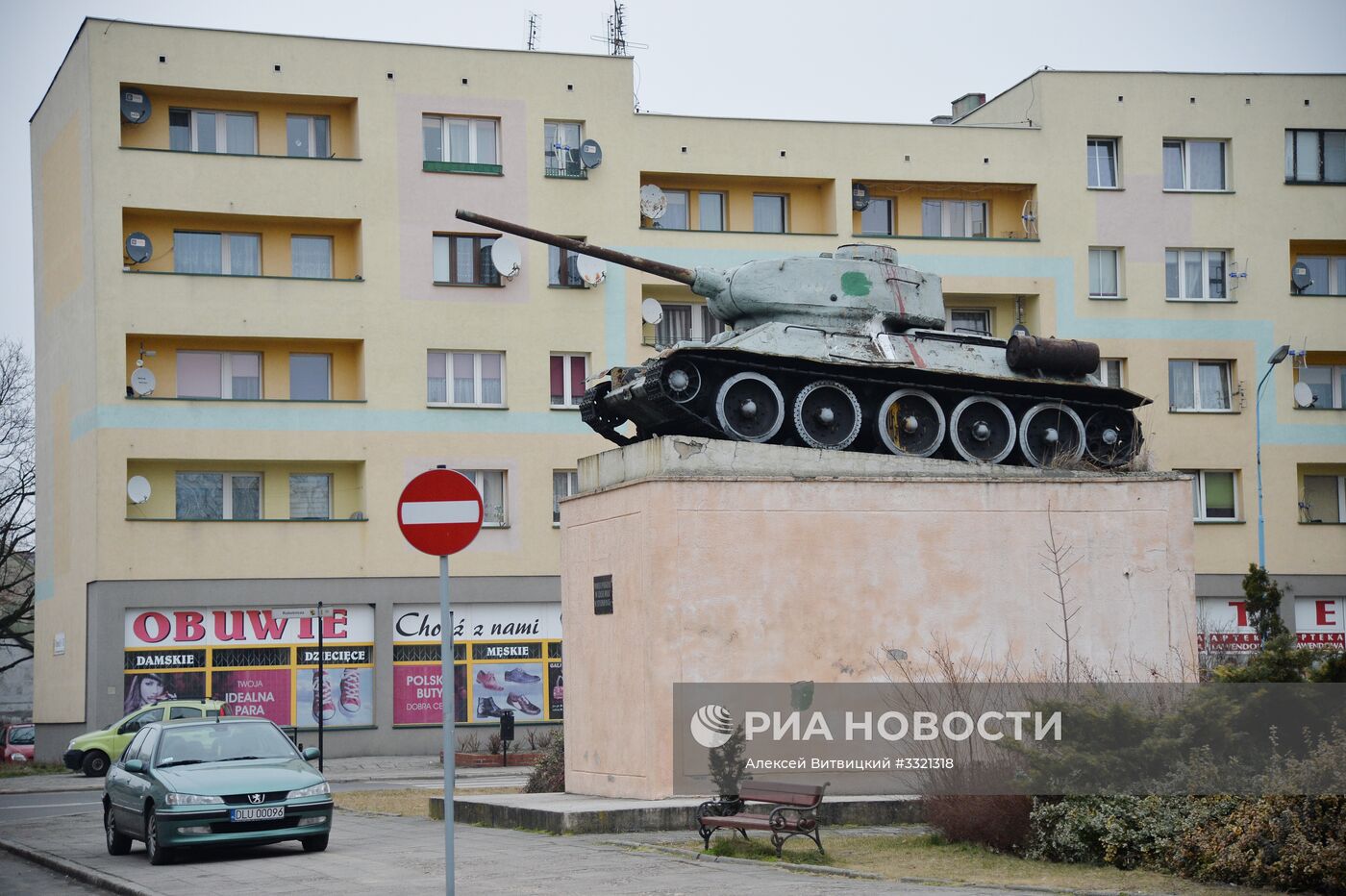 Памятники советским солдатам в Польше