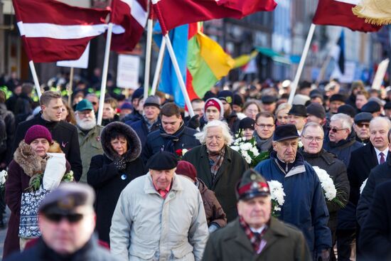 Марш бывших латышских легионеров "Ваффен СС" в Риге