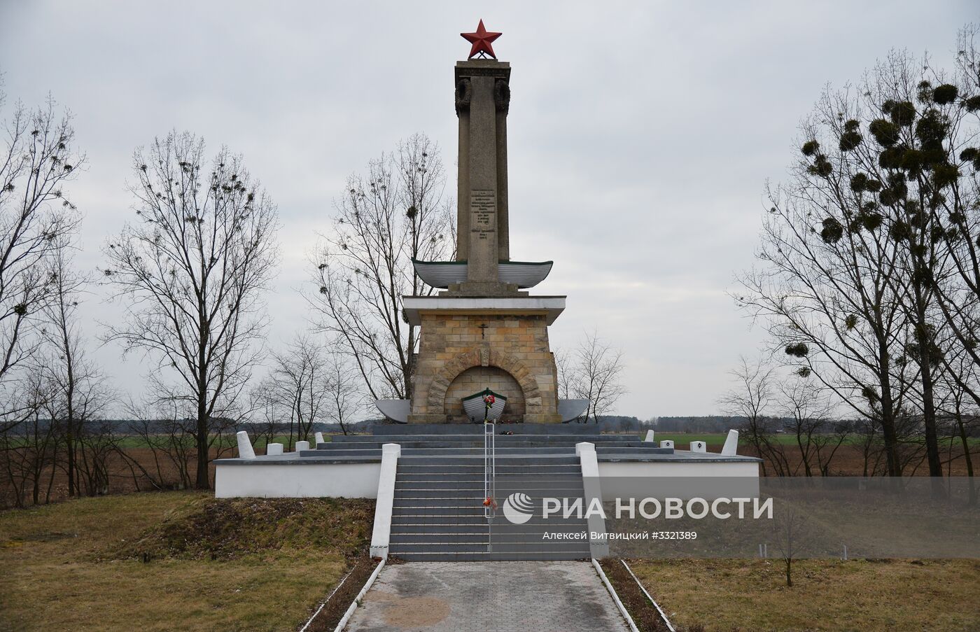 Памятники советским солдатам в Польше