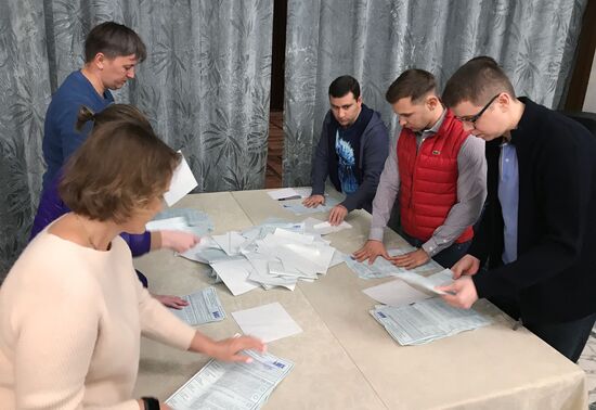В Дамаске прошло досрочное голосование на выборах президента РФ