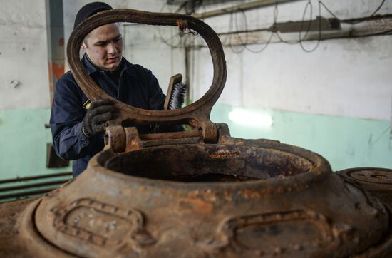 Реконструкция американского танка Sherman в Ленинградской области