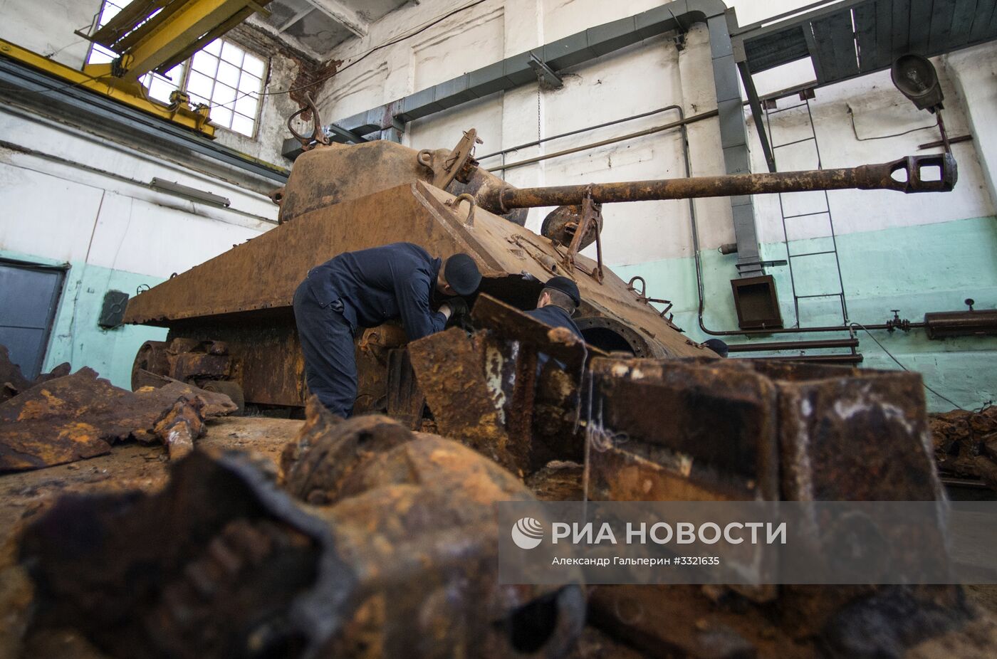 Реконструкция американского танка Sherman в Ленинградской области