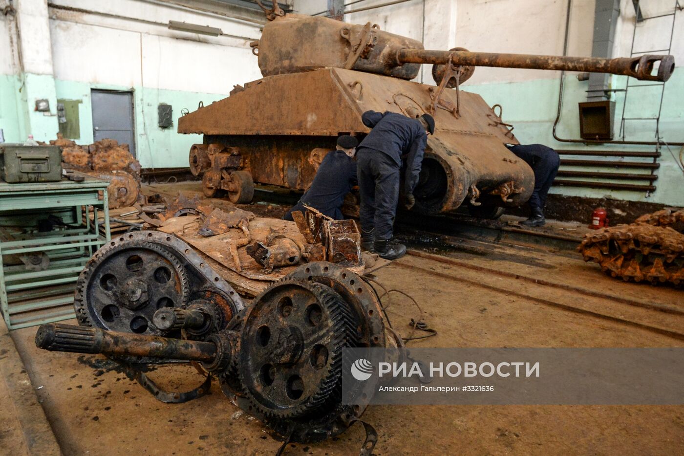 Реконструкция американского танка Sherman в Ленинградской области