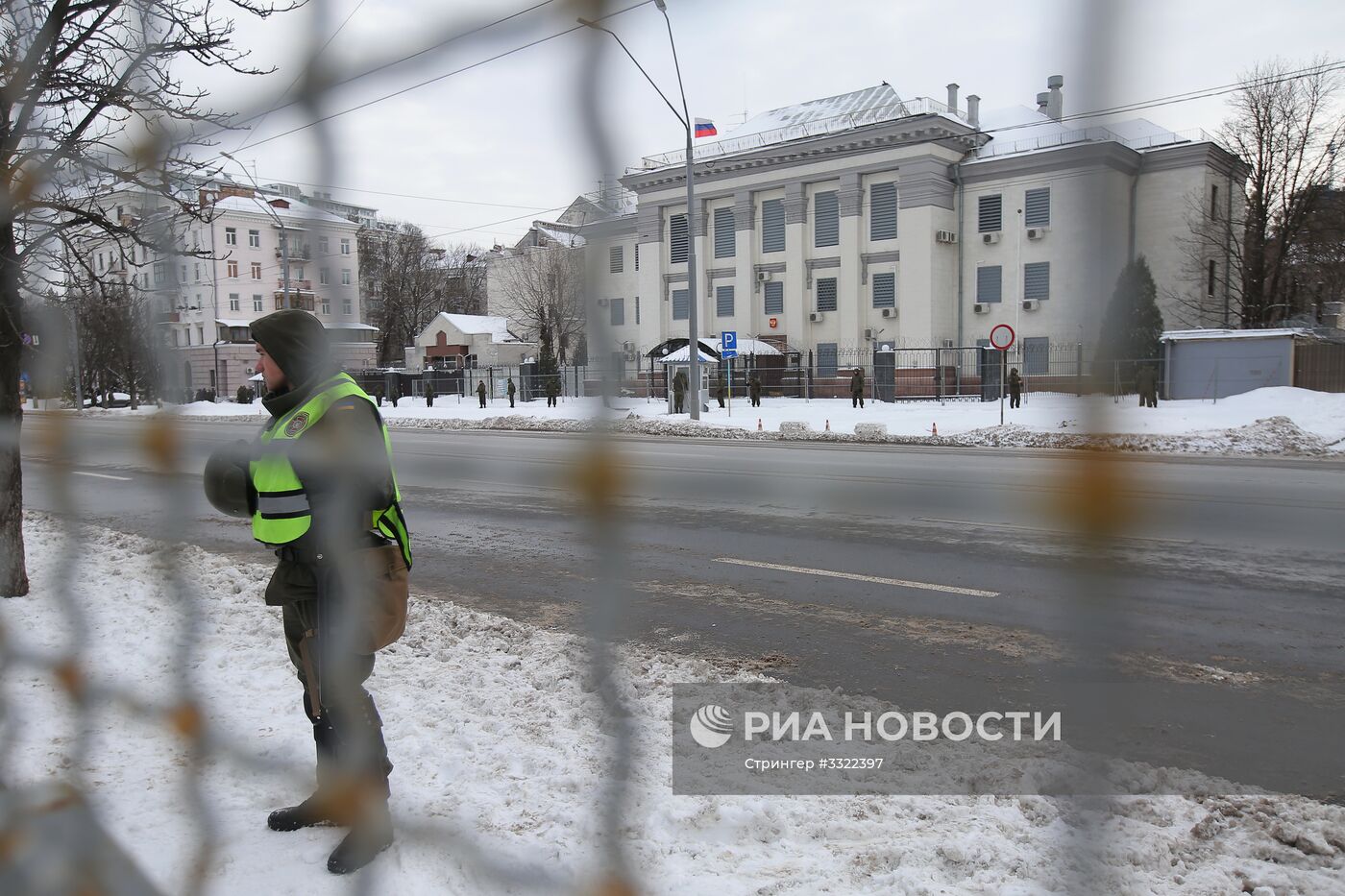 На Украине россиян не пускают на избирательные участки