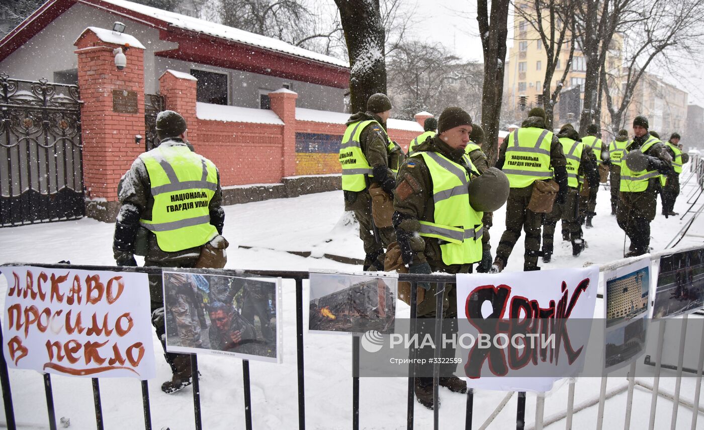 На Украине россиян не пускают на избирательные участки