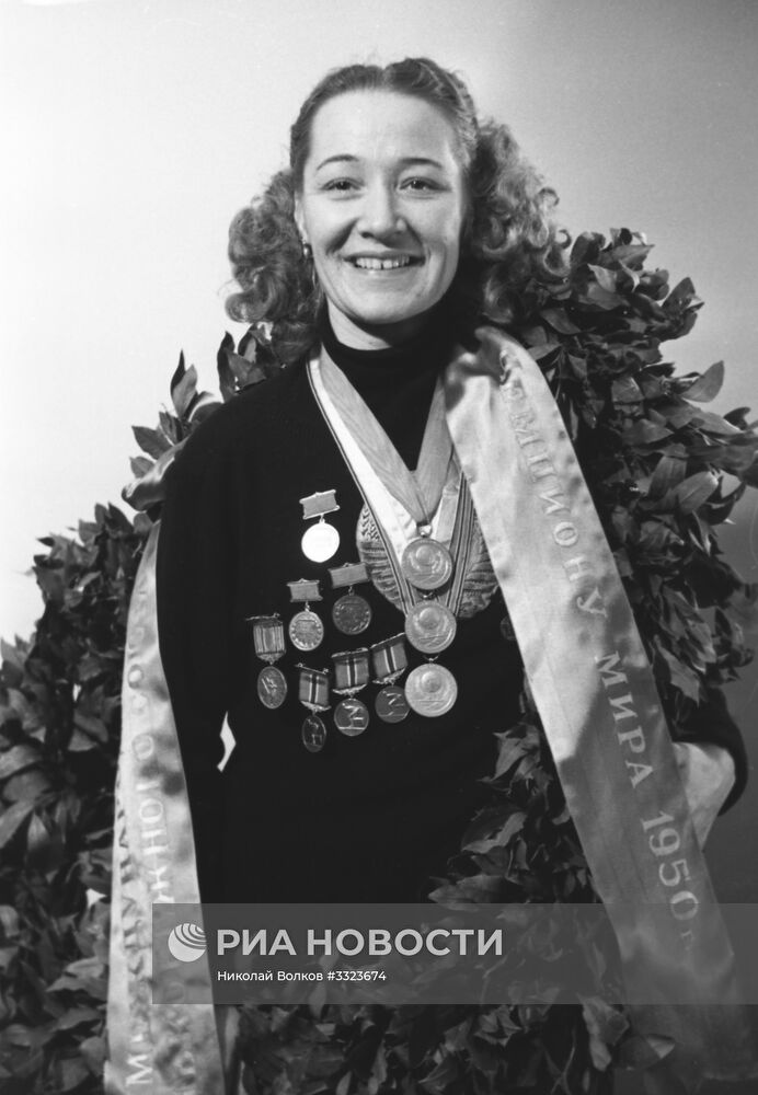 Советская спортсменка Мария Исакова
