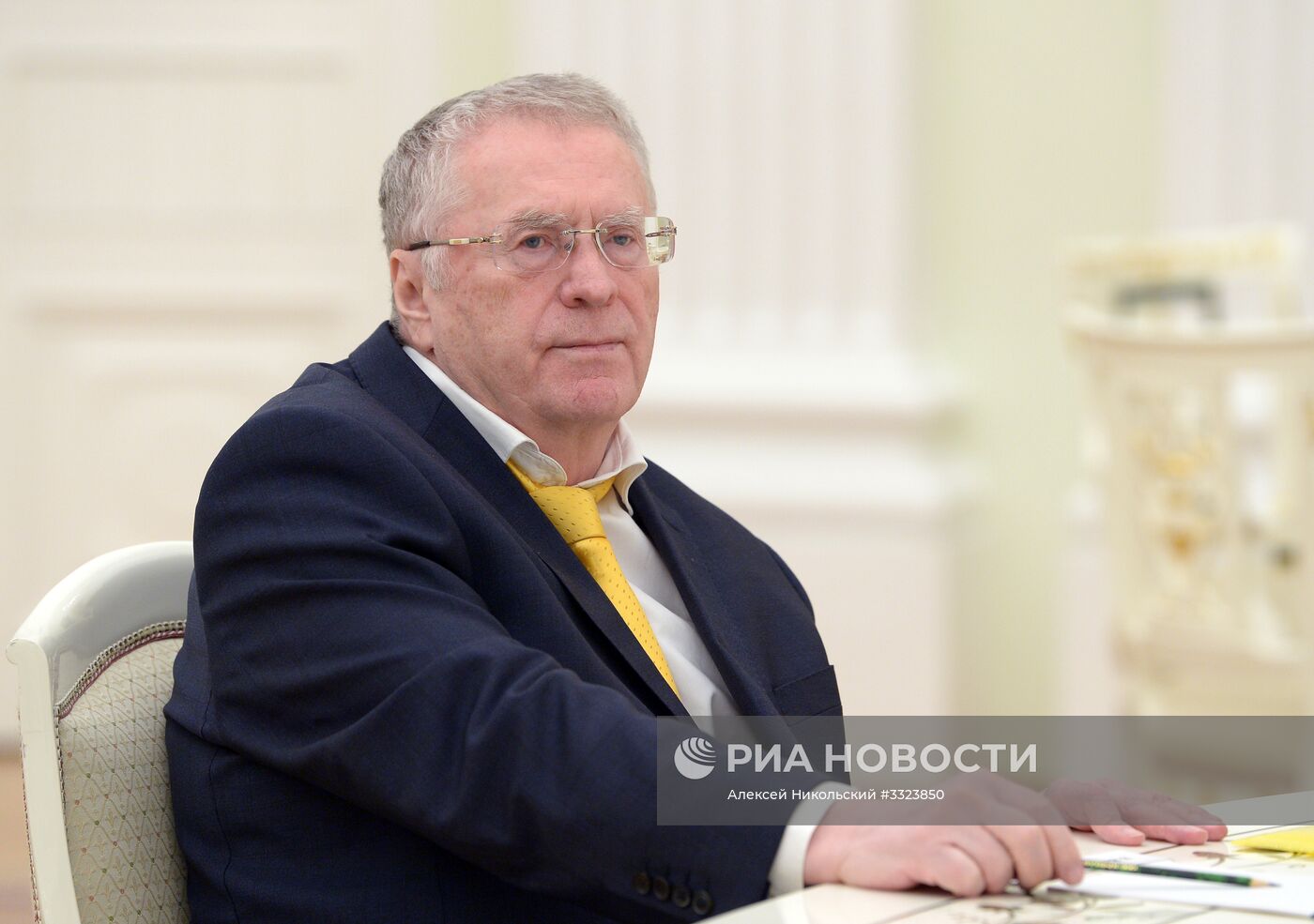 Президент РФ В. Путин встретился с кандидатами на должность президента РФ