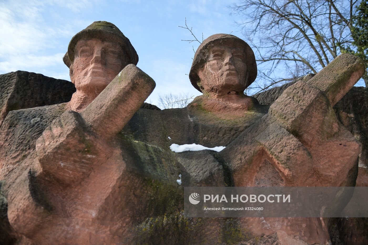 Памятники советским солдатам в Польше