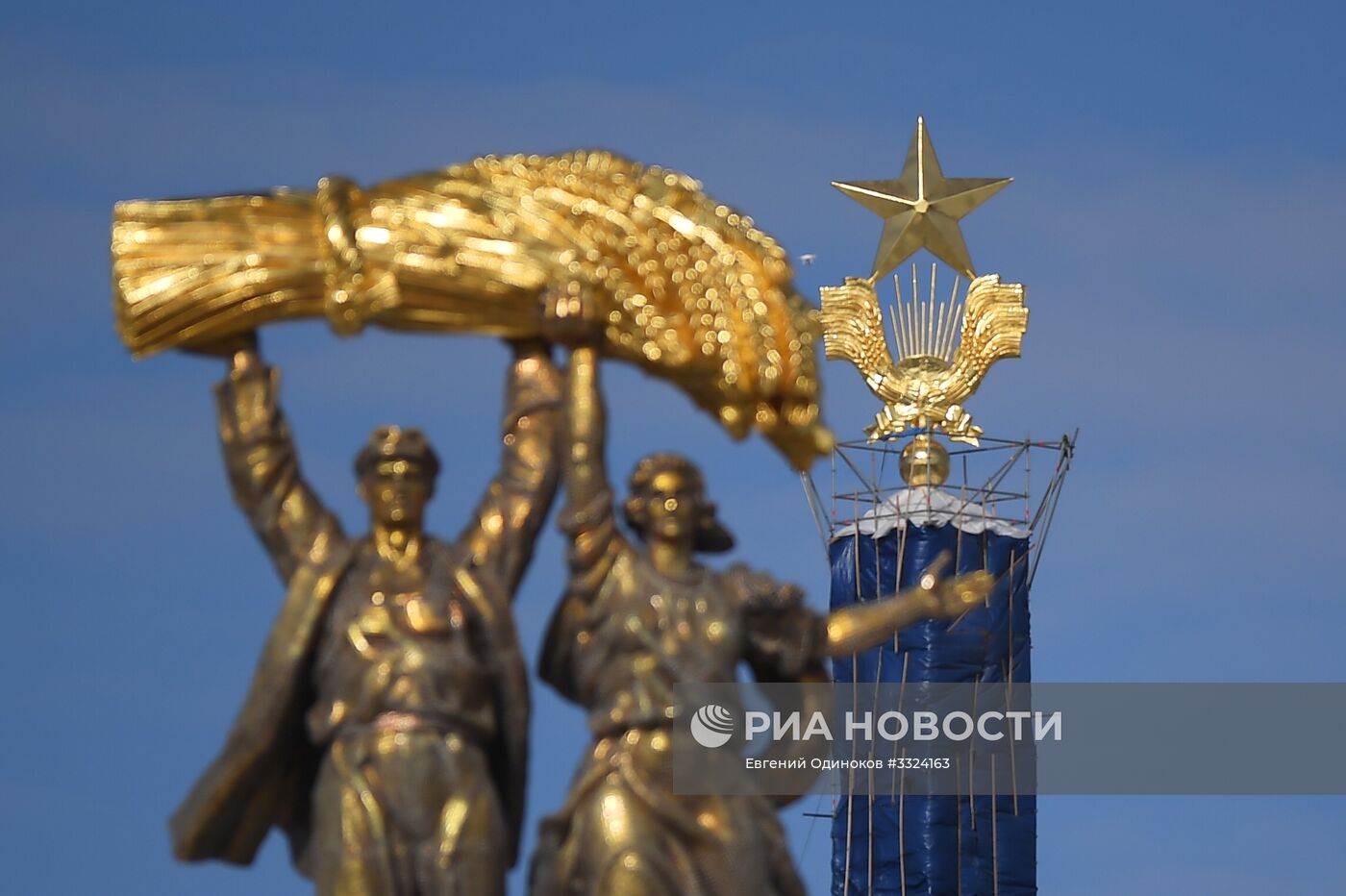 Золотую звезду отреставрировали на Центральном павильоне ВДНХ