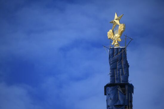 Золотую звезду отреставрировали на Центральном павильоне ВДНХ