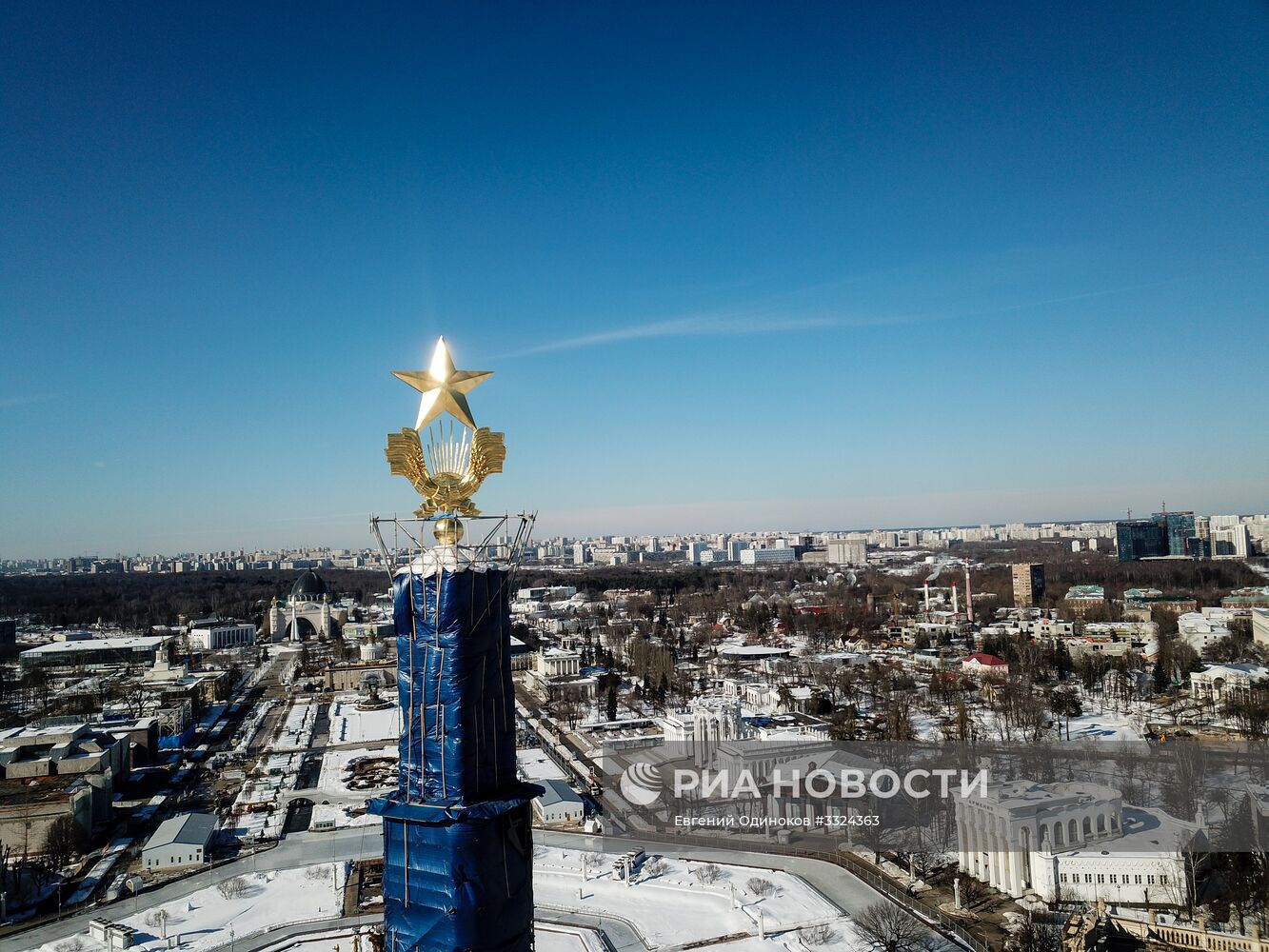 Золотую звезду отреставрировали на Центральном павильоне ВДНХ