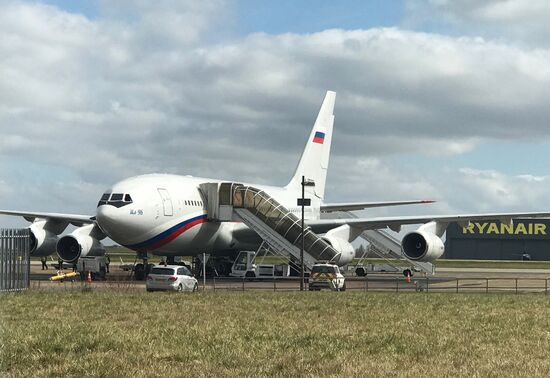 Спецборт прибыл за российскими дипломатами в Лондон