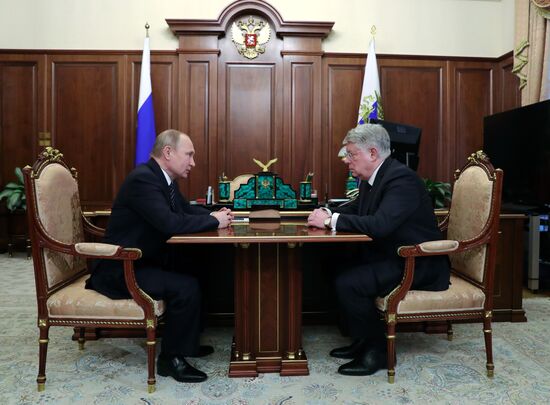Президент РФ В. Путин встретился с послом РФ в Казахстане А. Бородавкиным