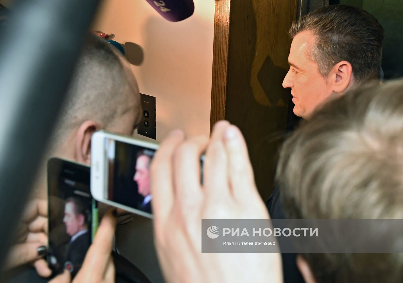 Комиссия Государственной Думы РФ по этике рассмотрела жалобу журналисток на Л. Слуцкого