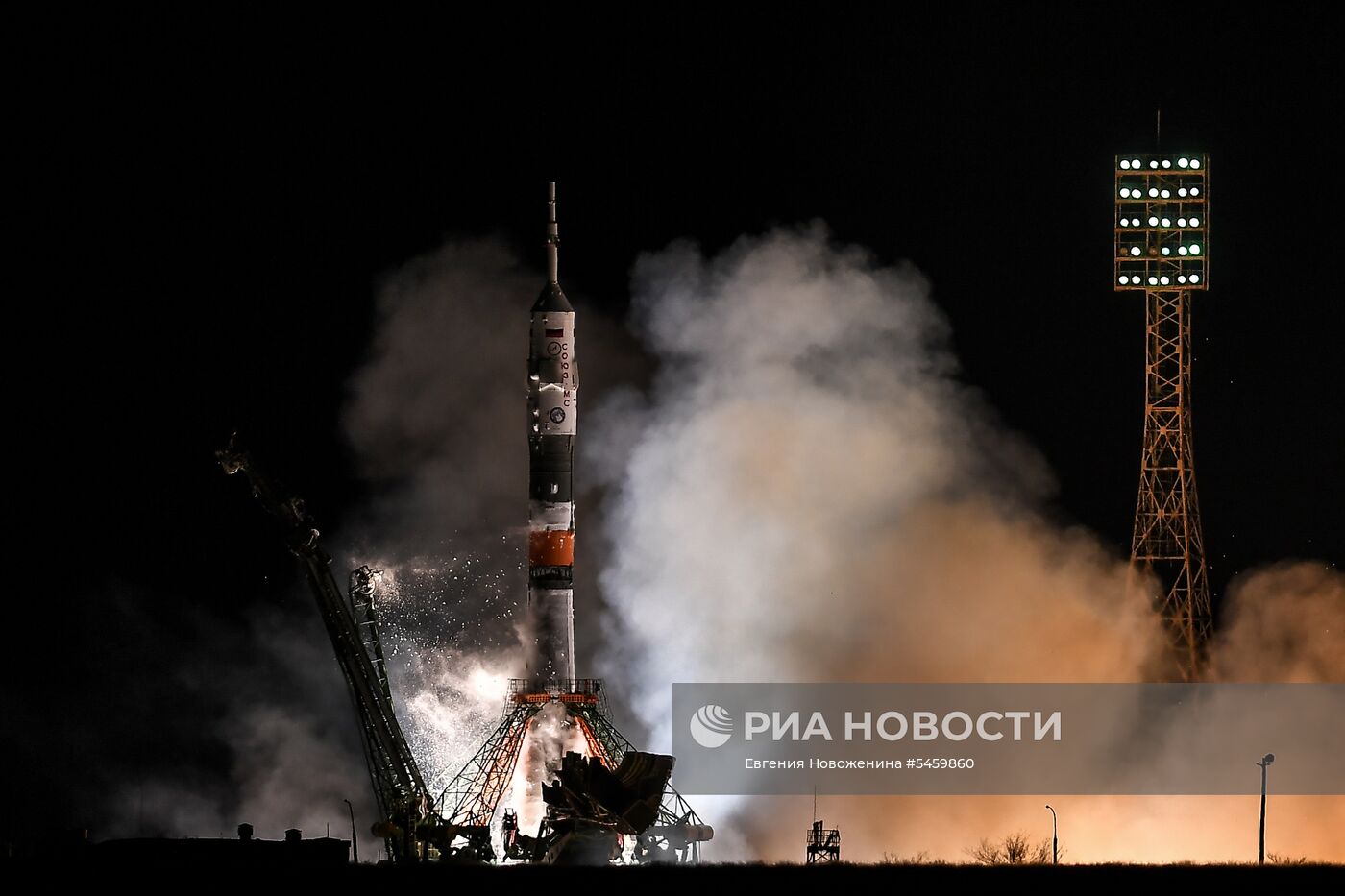 Запуск ракеты-носителя "Союз-ФГ" с кораблем "Союз МС-08" на космодроме Байконур